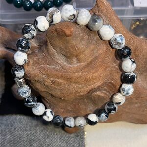 8mm faceted orca agate